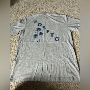 Vineyard Vines Gray T-Shirt small s/s